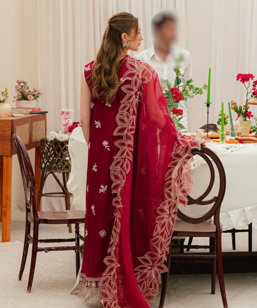 Mahnur MC – 03 – 3 Piece Luxury Lawn Embroidered Suit